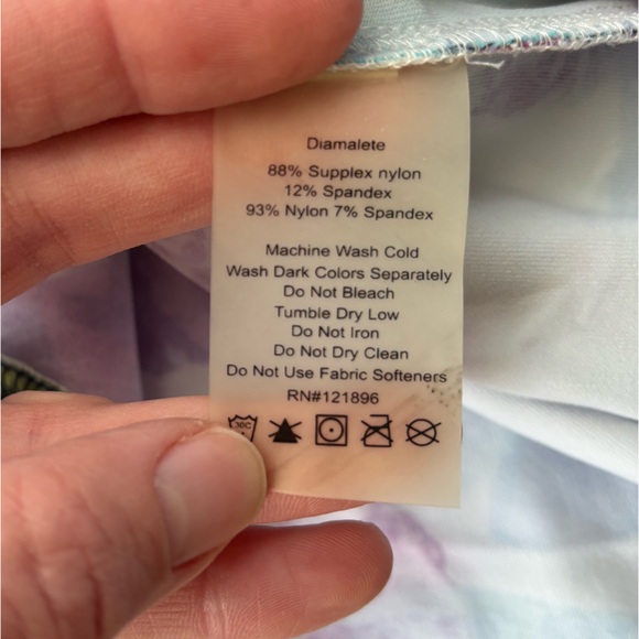 Title Nine sleeveless bright floral print | size medium - Picture 5 of 5